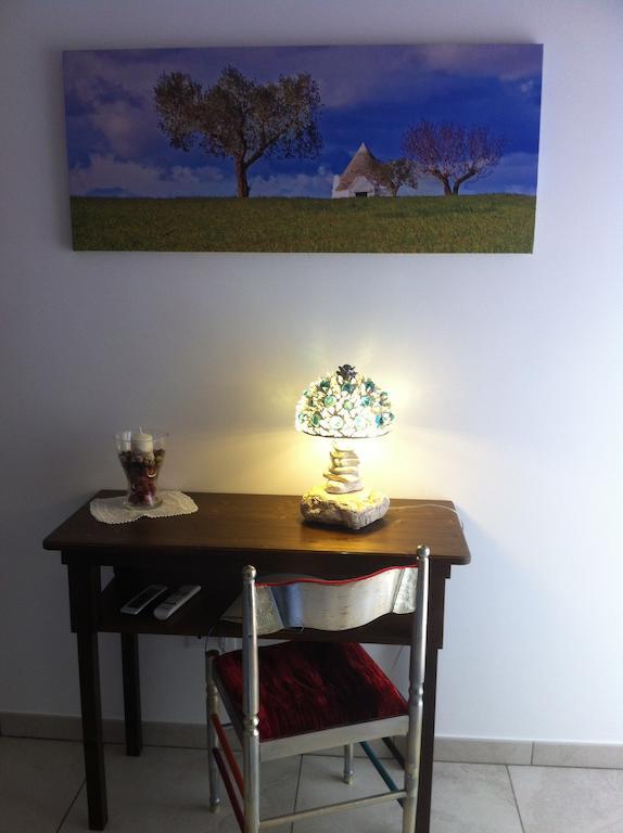 Dimora Delle Rondini Bed and Breakfast Polignano a Mare Rum bild